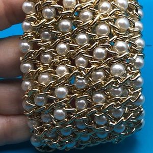 Gold tone and faux Pearl stretch bracelet